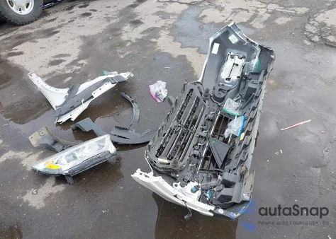 2017 Ford Escape Titanium z USA, uszkodzony, nr VIN 1FMCU9J94HUE48485